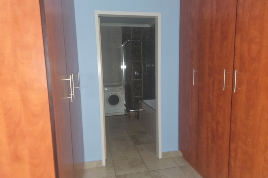 To Let 3 Bedroom Property for Rent in Waterval East North West